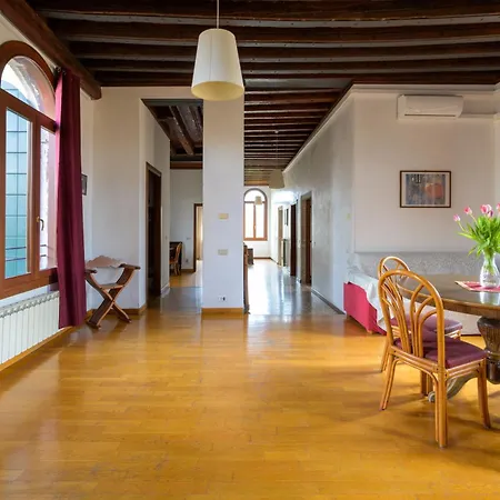 San Trovaso Apartamento