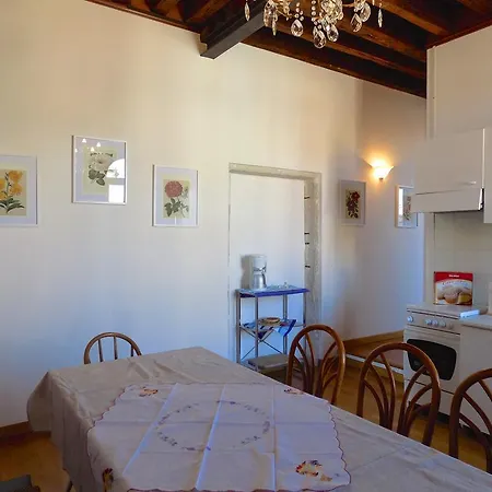 San Trovaso * البندقية