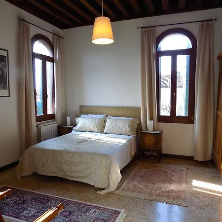 San Trovaso شقة البندقية