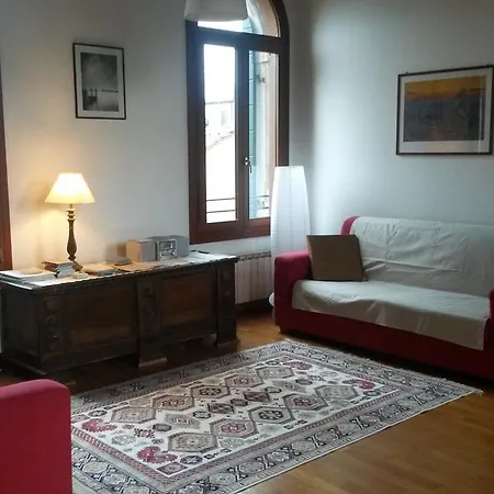 شقة San Trovaso البندقية