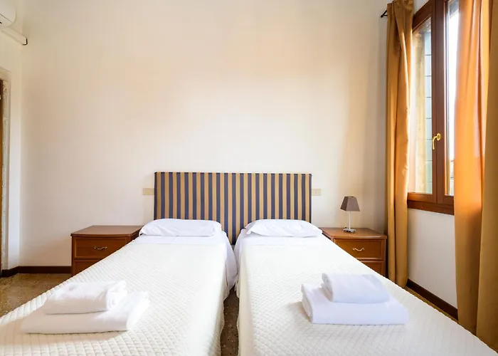 Ca' San Trovaso By Sarlux * Venedig